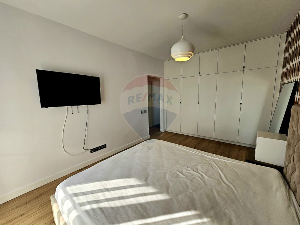 Penthouse superb cu 4 camere de închiriat în zona Andrei Muresanu