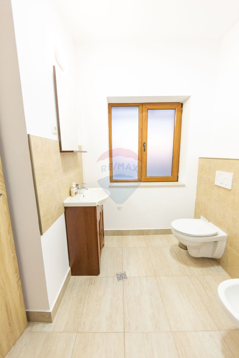 Vila premium de vânzare 5 dormitoare cu baie proprie si teren 1200 mp