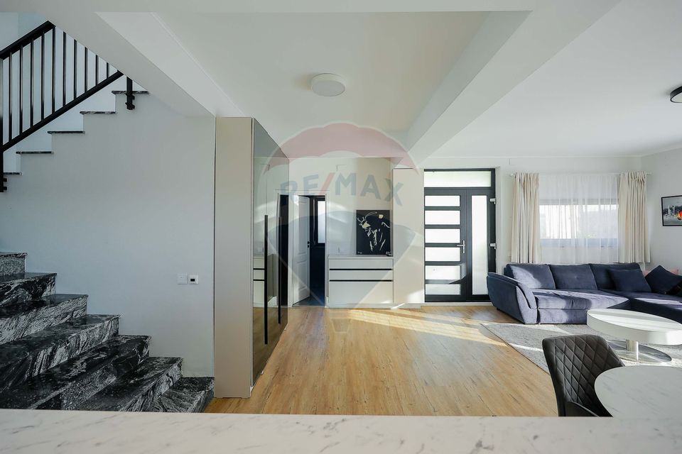 4 room House / Villa for sale