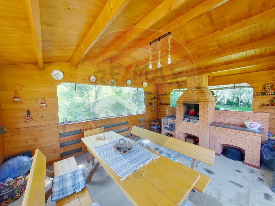 Casă / Vilă cu 4 camere de vânzare