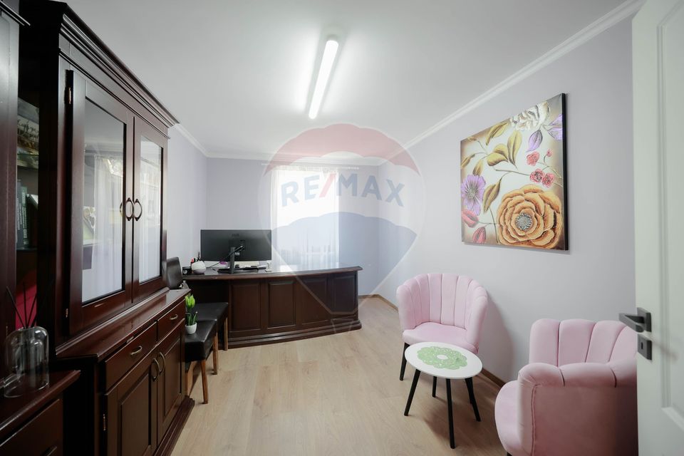 235sq.m Commercial Space for rent, Ultracentral area