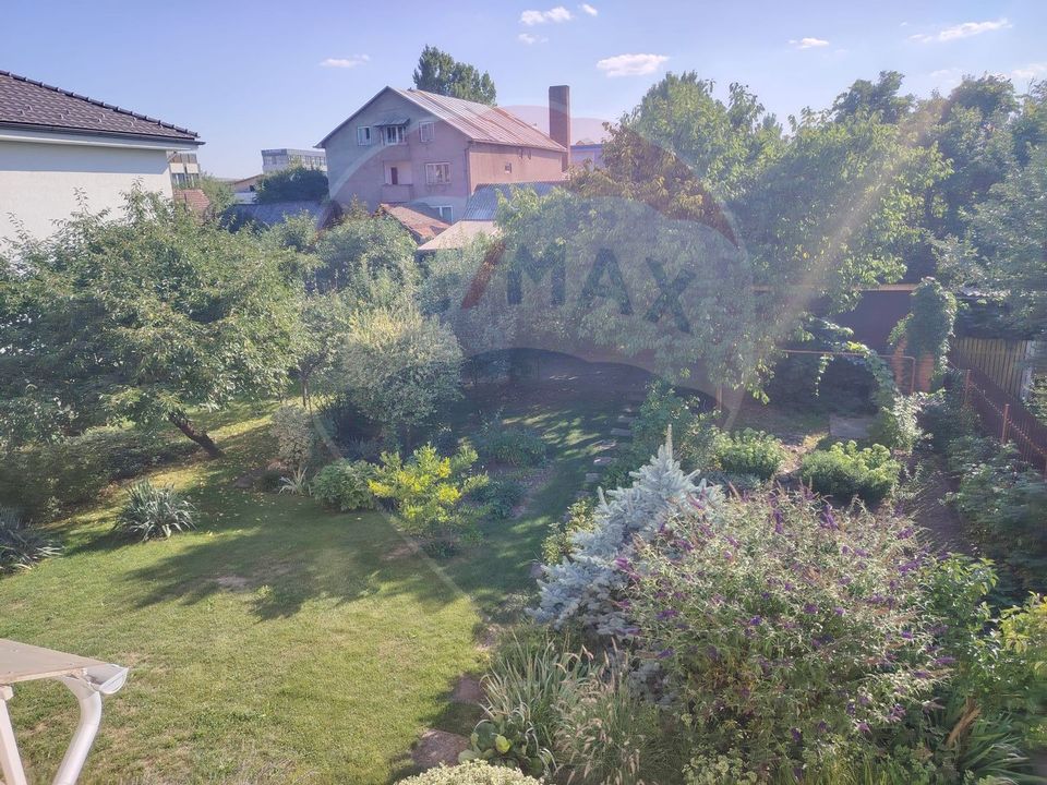 8 room House / Villa for sale, Central area