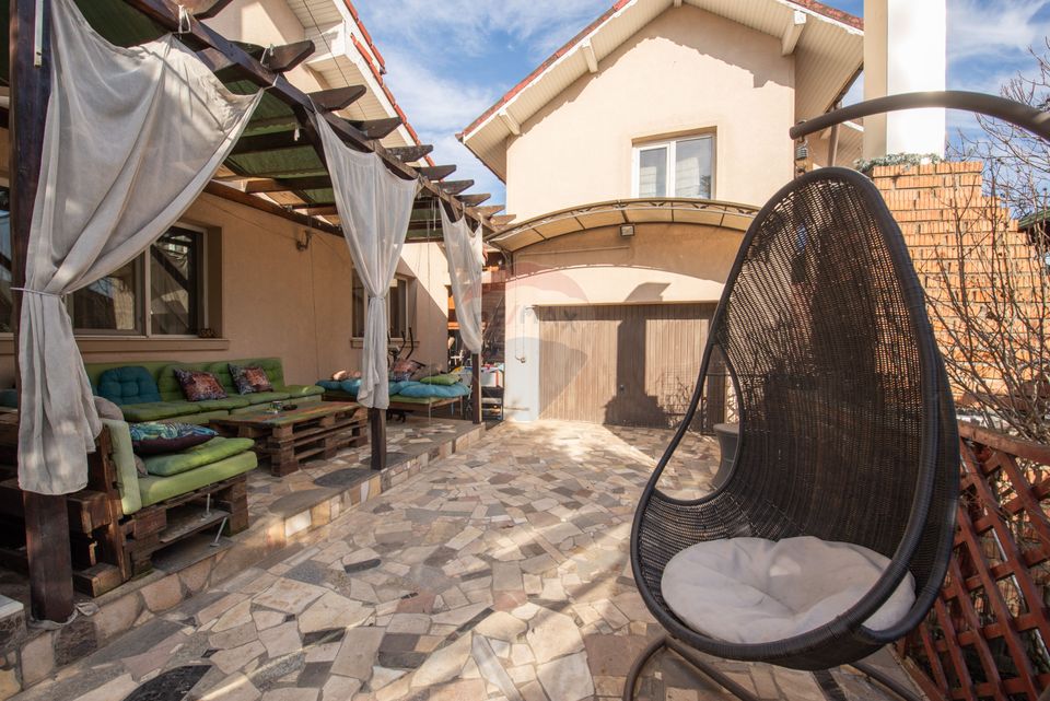 Detached house S+GF+1+M courtyard of 460sqm Ghencea sector 6