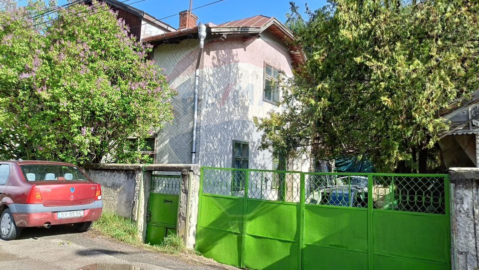 Teren cu Casa Bătranească 9512 Mp Campulung Moldovenesc Str. Bradului