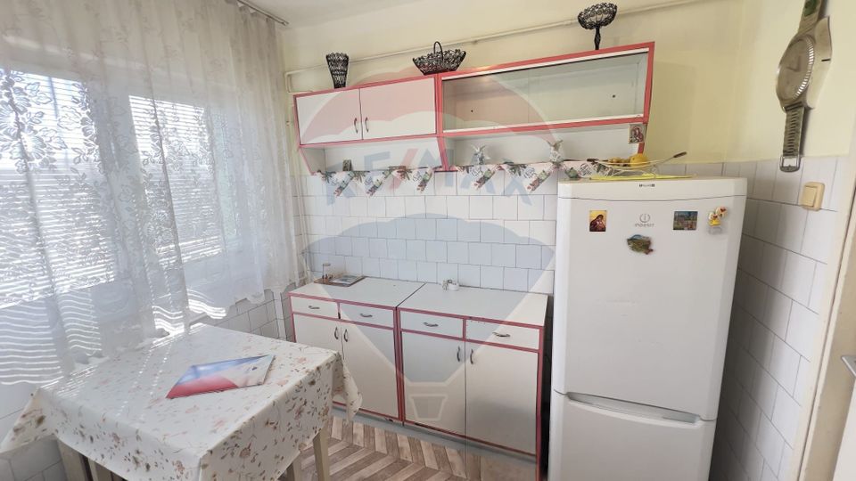 Apartament cu 3 camere de închiriat în zona Podgoria