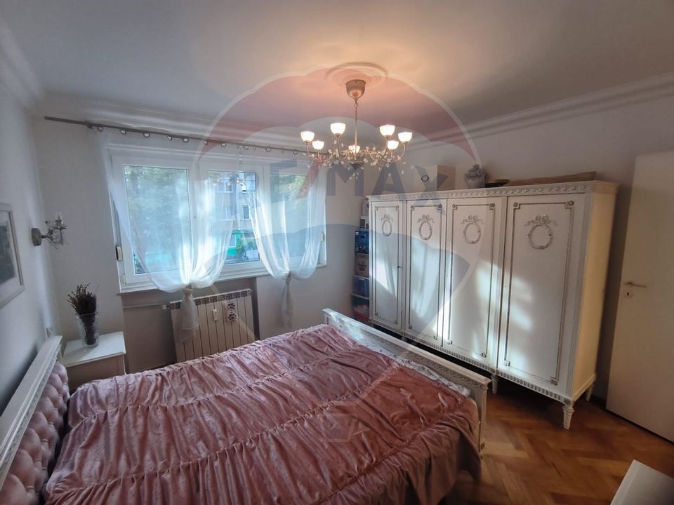 Apartament cu 2 camere de vânzare în zona Podgoria