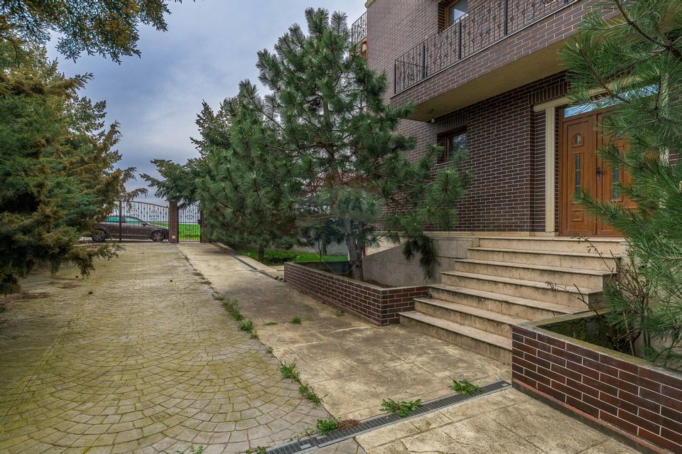 30 room House / Villa for rent