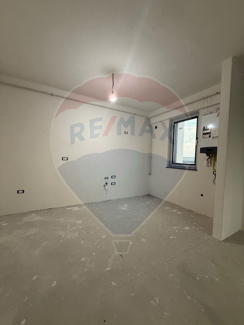 Apartament cu 3 camere de vânzare în zona Burdujeni