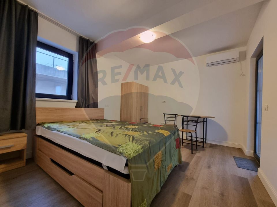 Apartament cu 4 camere de închiriat în zona Faleza Nord