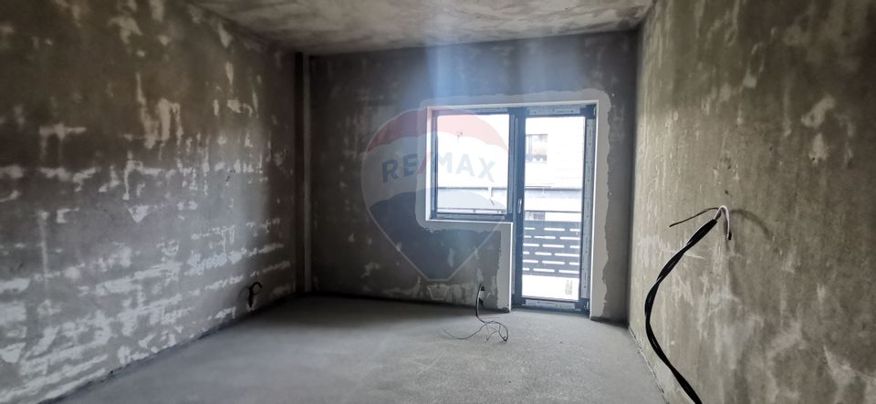 Apartament cu 3 camere de vânzare