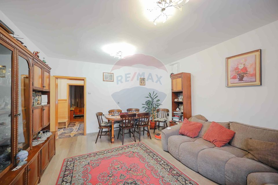 Pensiune cu 11 camere de vânzare, situată în Băile 1 Mai, Sânmartin