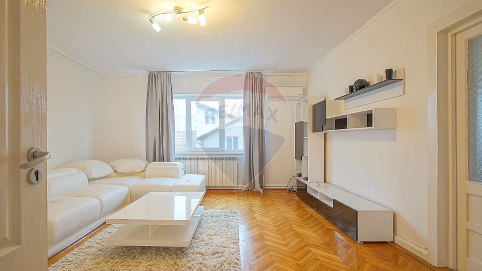 4 room Apartment for sale, Tractorul area