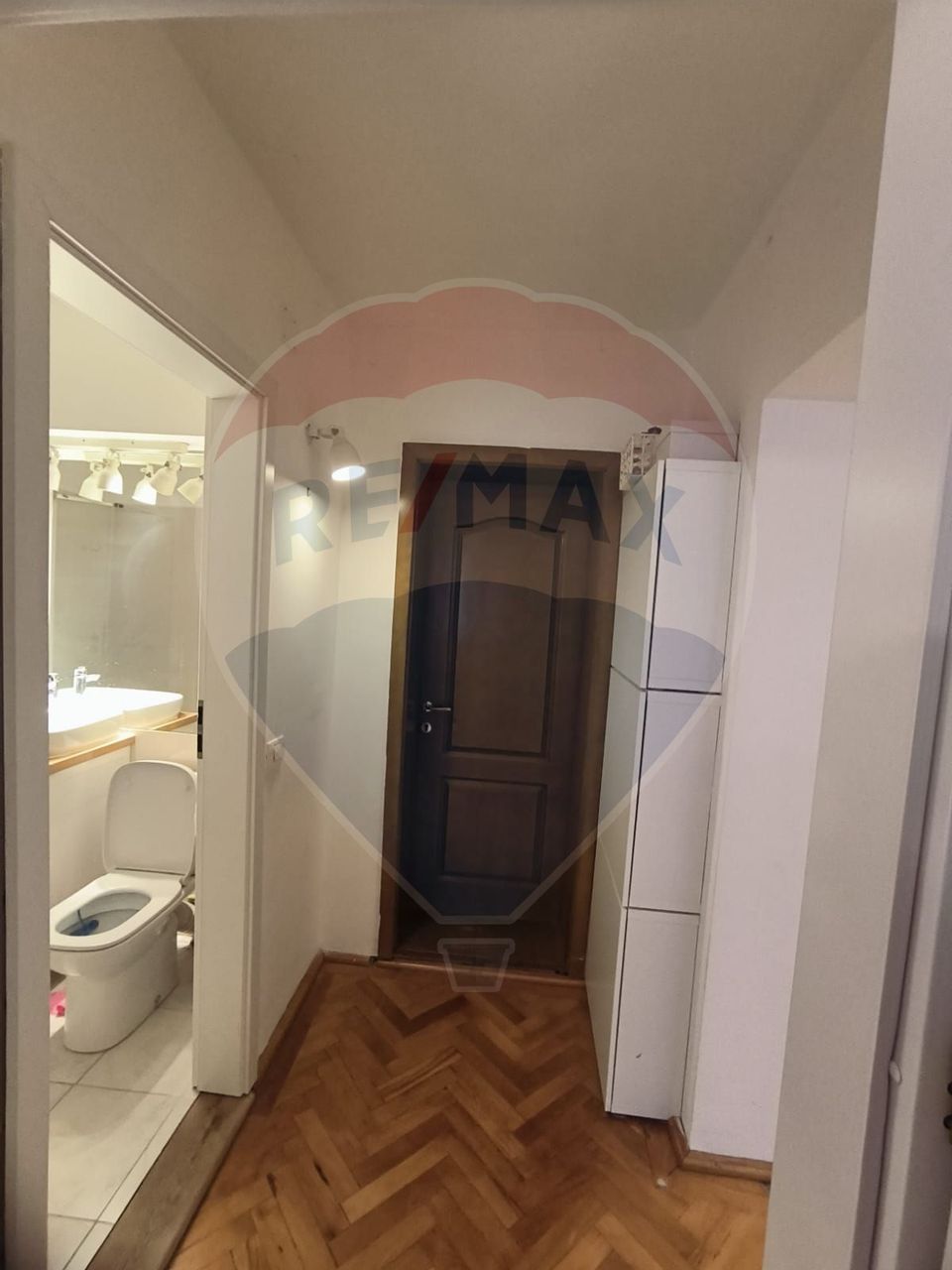 Apartament cu 2 camere de vânzare în zona Podgoria