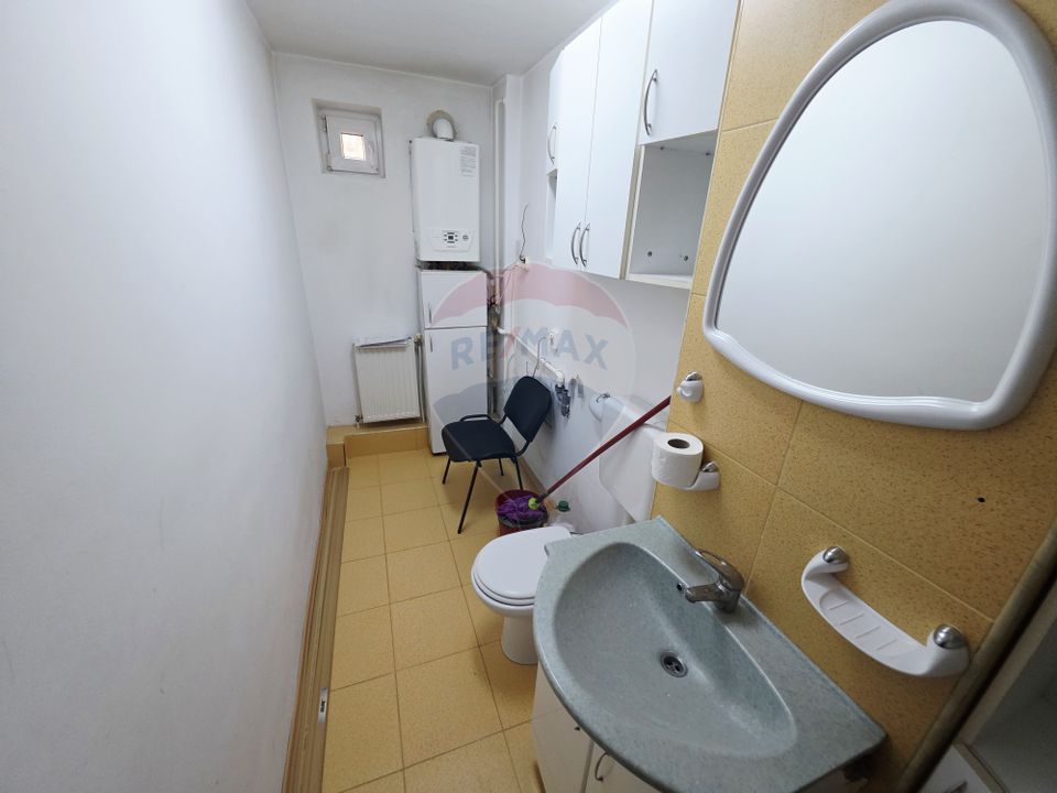Apartament cu 4 camere de vânzare în zona Calea Romanului
