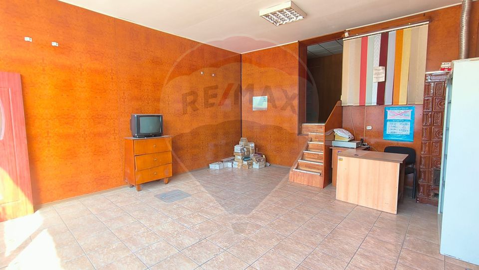 Casă cu 3 camere de vânzare în zona Piața Centrală