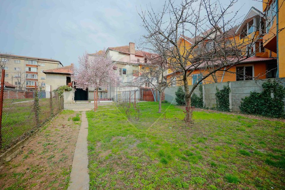 8 room House / Villa for sale, Iosia area