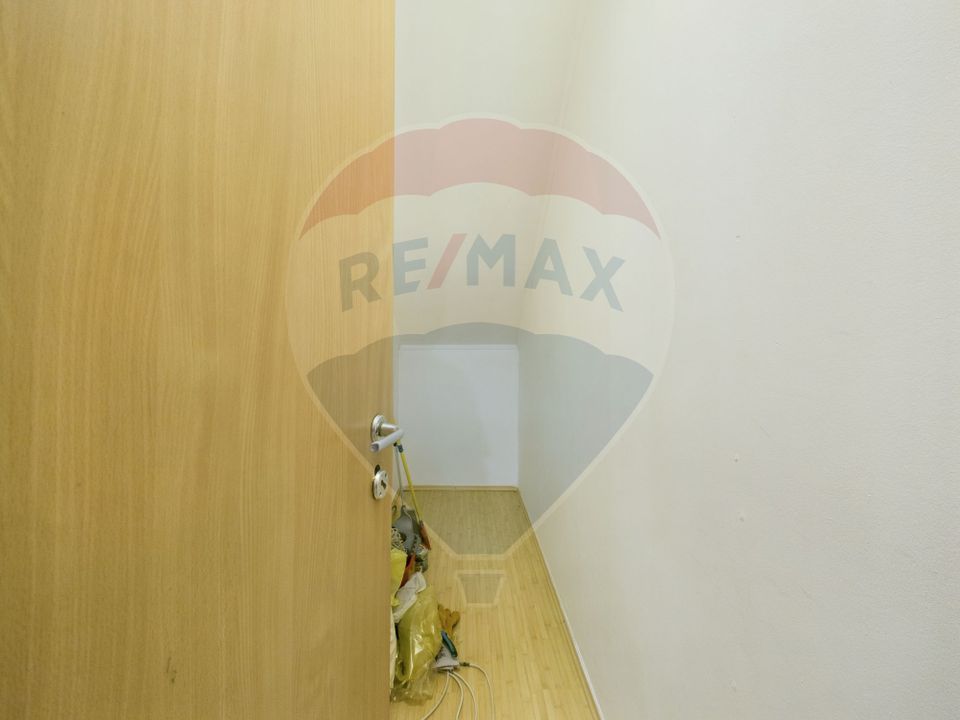 6 room House / Villa for sale, Est area