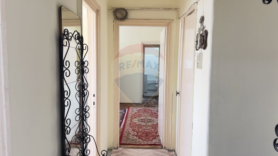 Apartament cu 3 camere de închiriat în zona Podgoria