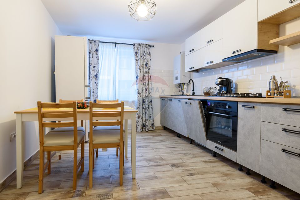 4 room House / Villa for sale, Exterior Est area