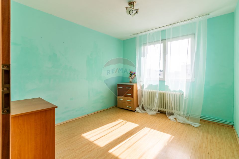 Apartament cu 3 camere de vânzare în zona Titan
