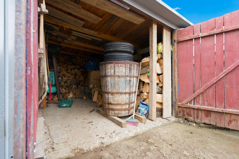 Casă de Om Gospodar - Costuleni - Grădină 1.830 mp -0% Comision 0% TVA