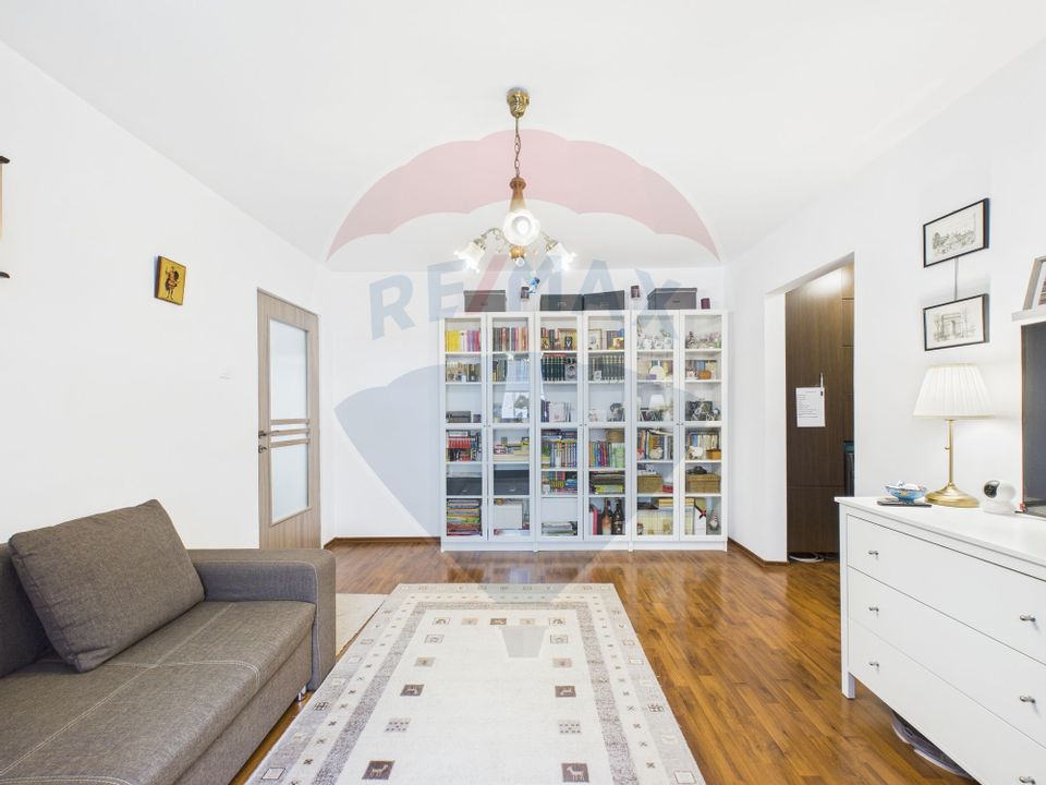 Apartament cu 3 camere de vânzare în zona Ferentari