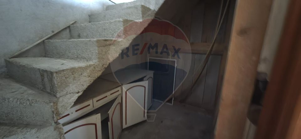 Casă / Vilă cu 5 camere de vânzare în zona Obor