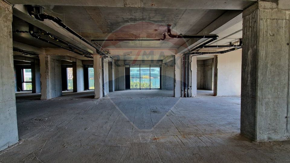 321.9sq.m Commercial Space for rent, Nord area