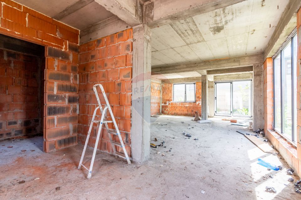 Casa / Vila la rosu in Chitila / Strada Rudeni - teren 264 mp