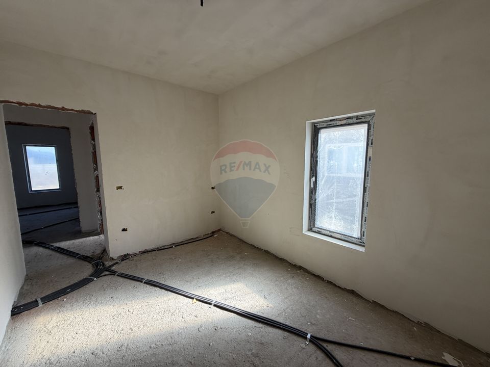 Casă cu 4 camere Campineanca