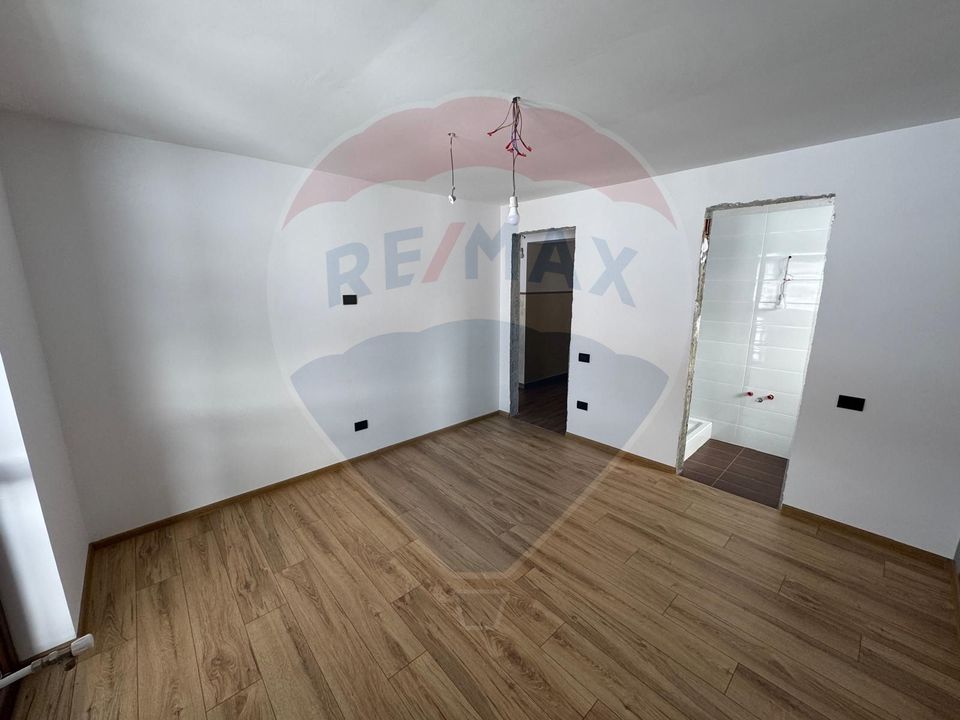 8 room House / Villa for sale, Darmanesti area