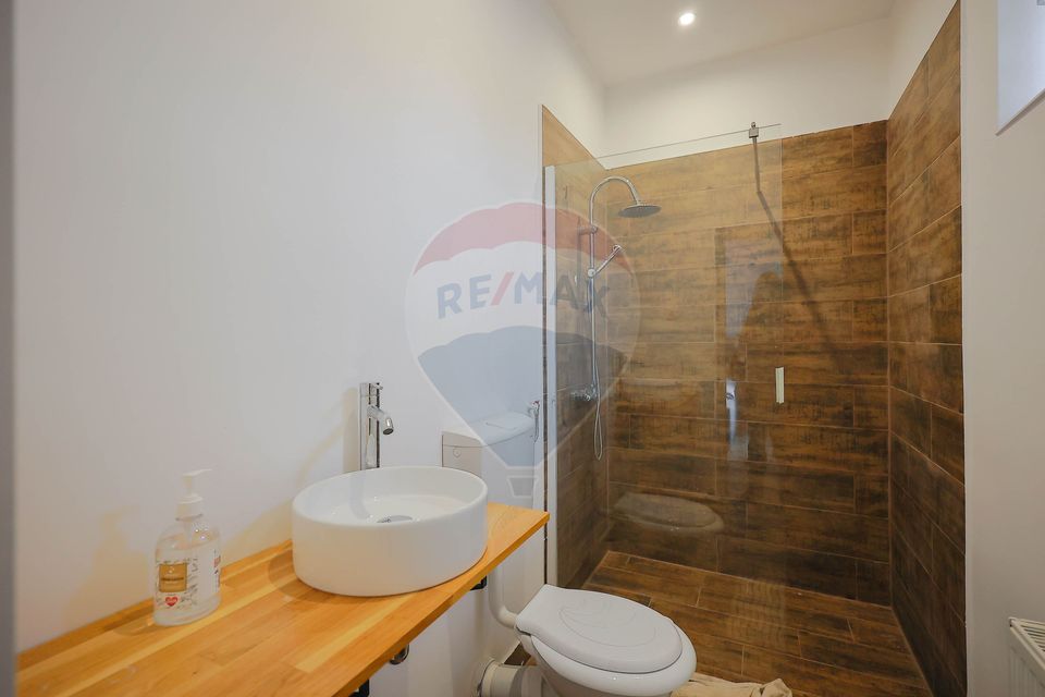 11 room Hotel / Pension for sale