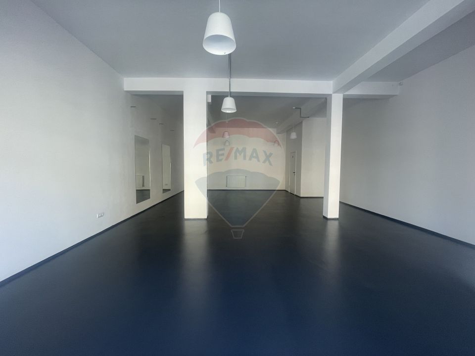 71.69sq.m Commercial Space for rent