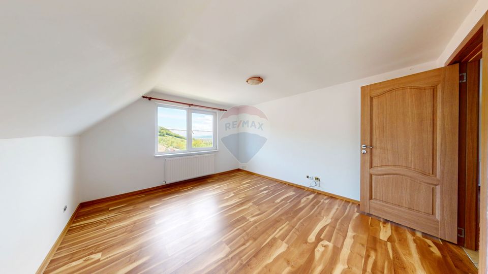 Comision 0 | Vila cu 7 camere | 1734 mp teren | Colonia 1 Mai | Vulcan