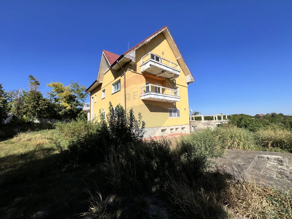 10 room House / Villa for sale