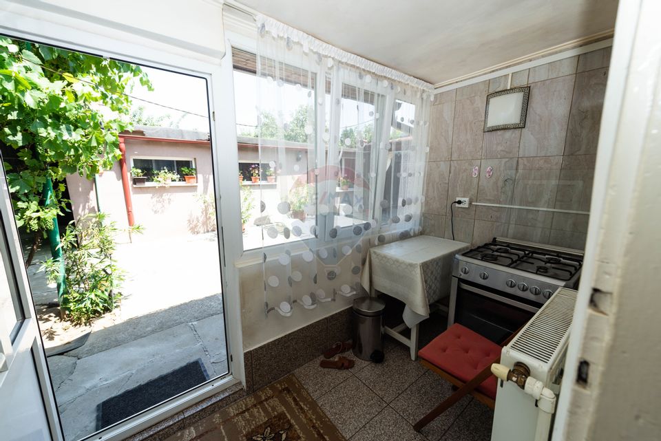 Casa de vanzare 3 camere, teren 410 mp, Parc Bazilescu