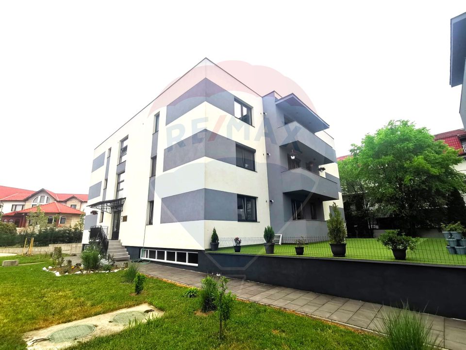 DE VÂNZARE – Apartament 3 camere, decomandat, Str. Victoriei