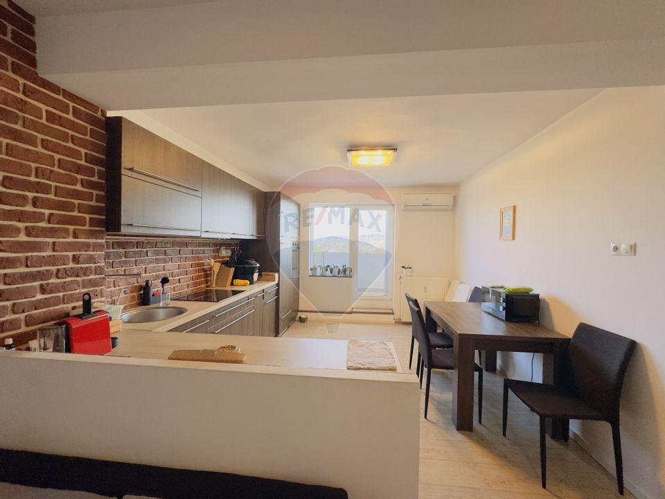 Apartament cu 3 camere + terasa inchisa (camera)  zona Decebal/Dacia