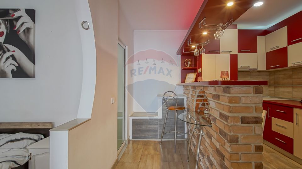 8 room House / Villa for sale, Aurel Vlaicu area