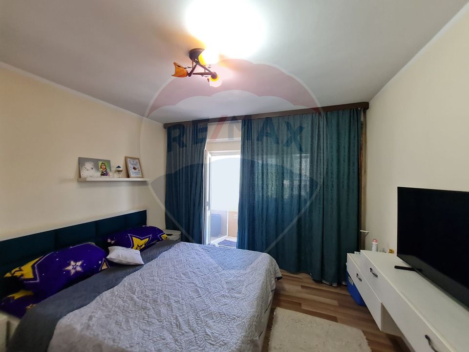 Apartament cu 3 camere la etajul 2 de vanzare