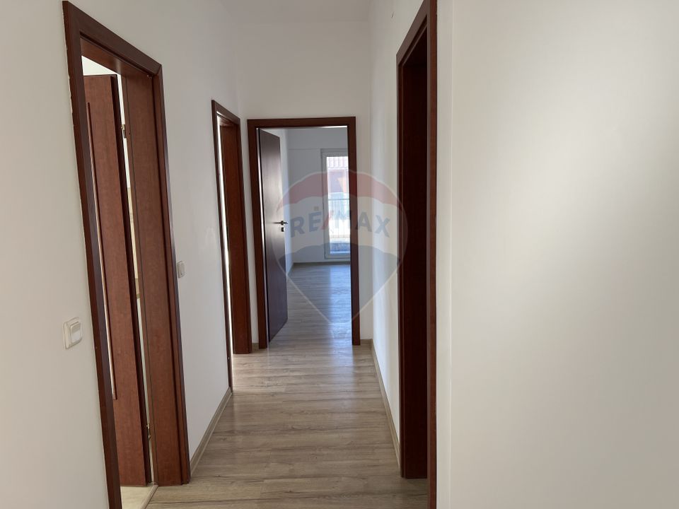 La inchiriat apartament 3 camere si parcare in Voluntari