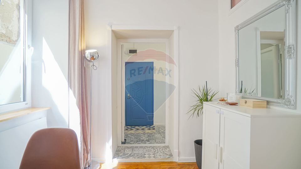 REZERVAT! Apartament renovat, modern, în inima Centrului Istoric