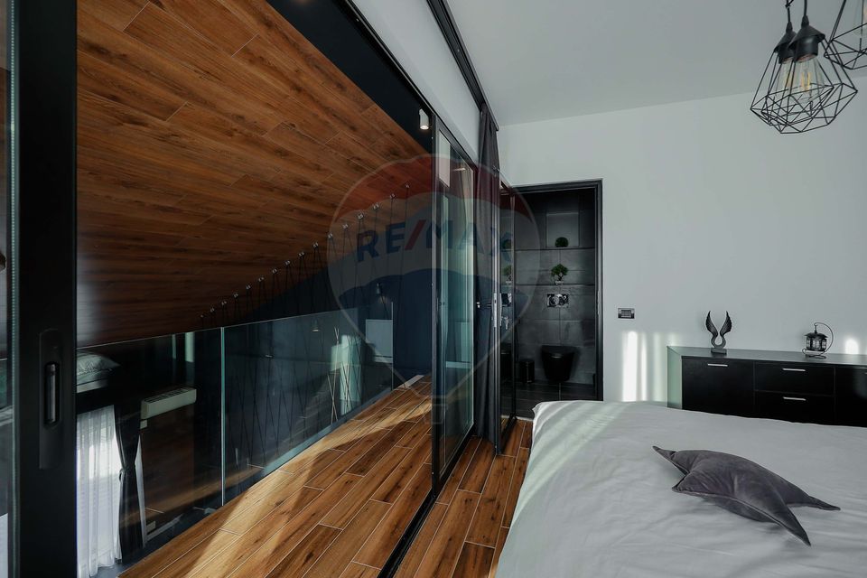 Loft penthouse, 3 rooms, on two levels, with terraces of 108 sqm