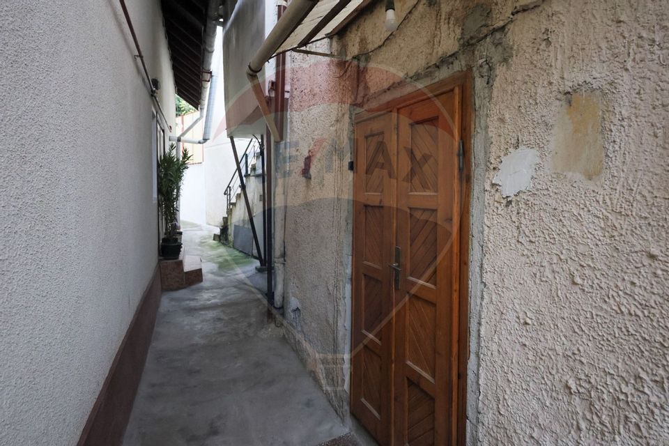 Corp de casă cu 2 studiouri independente, ideal pentru regim hotelier