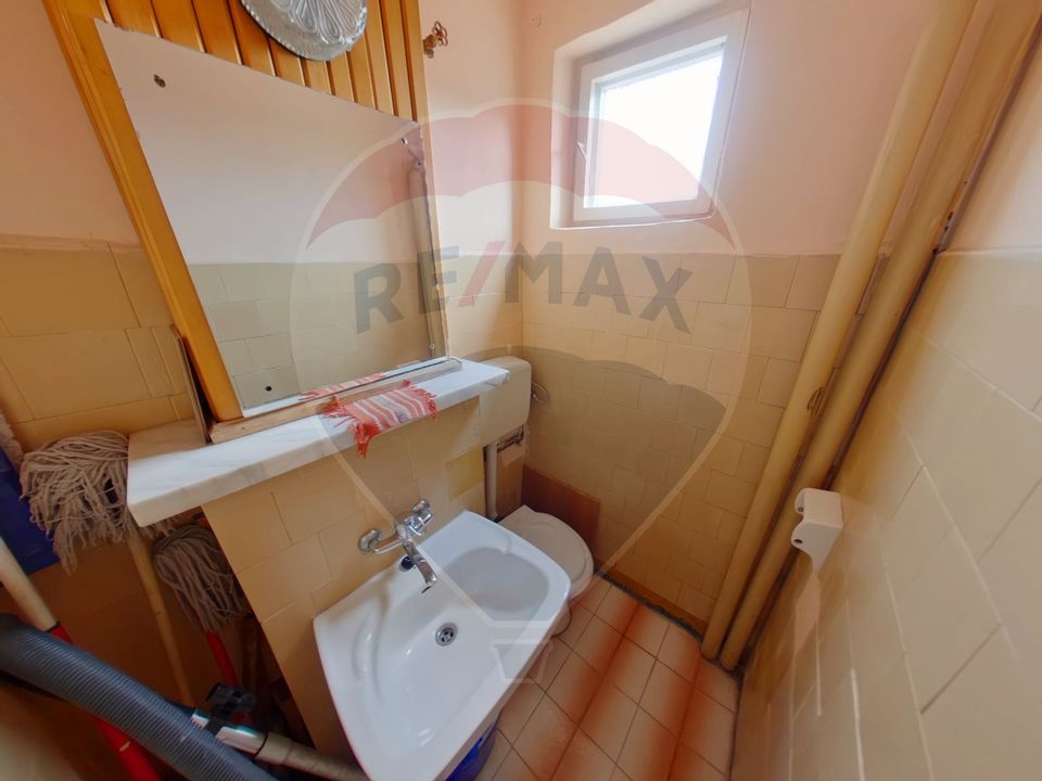 4 room Apartment for sale, Est area