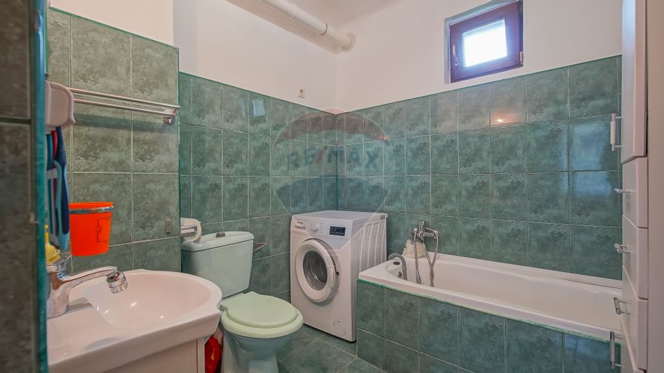 Casa individuala cu doua corpuri, teren 1000mp