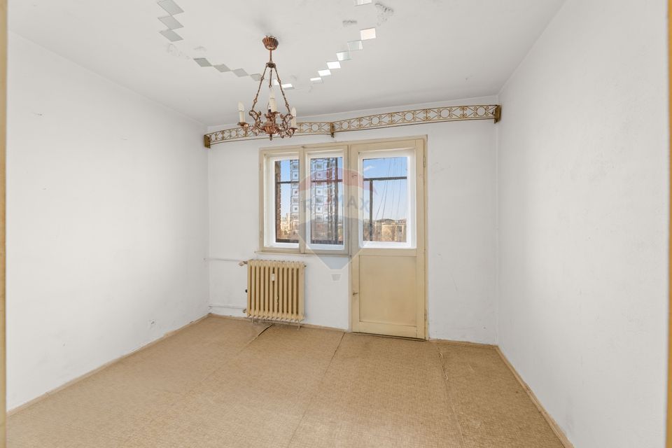 Apartament cu 3 camere de vânzare în zona Aurel Vlaicu