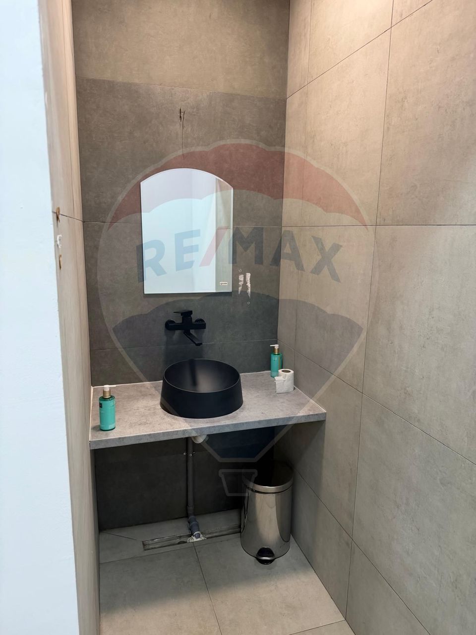 Spațiu comercial de 300mp de închiriat în zona Pipera