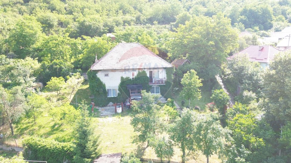 Casa intr-o locație cu panorama deosebita, in zona Mosnei