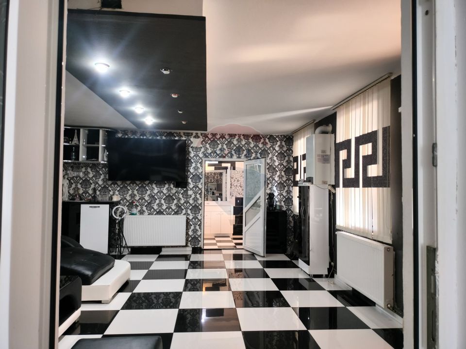 6 room House / Villa for sale
